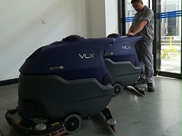 【客户案例】烟台某知名企业采购飞凌VLX手推式洗地机两台
