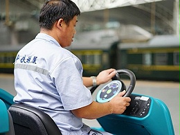 青岛捷立分享驾驶式扫地机在使用过程中的注意事项